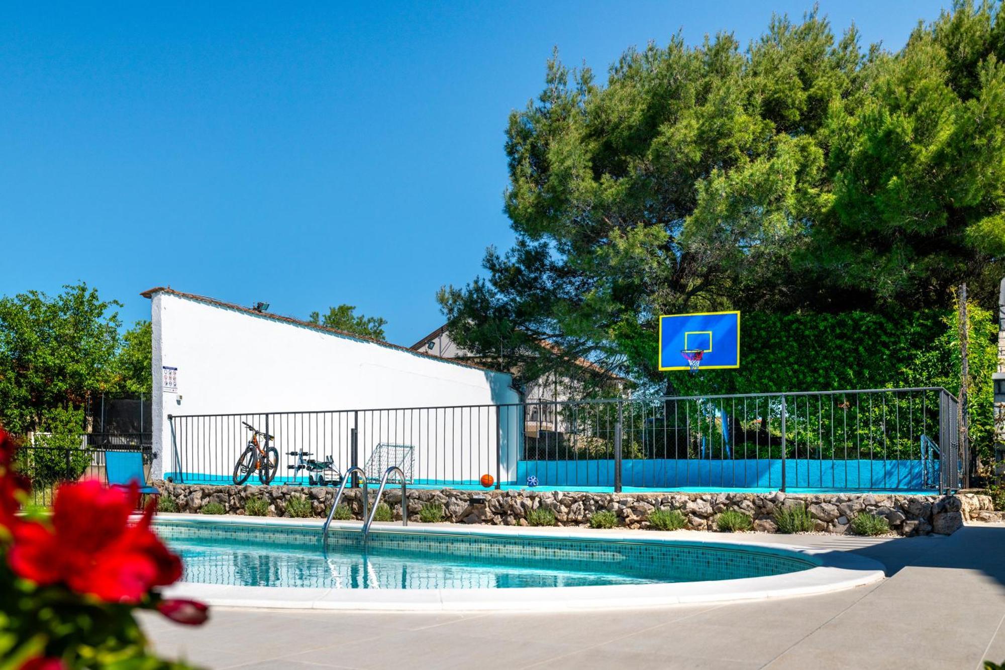 Villa Plenca - Heated Pool ! شيبينيك المظهر الخارجي الصورة